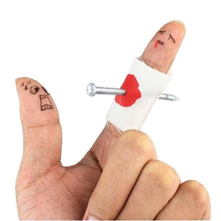 ابزار شوخی مدل میخ در انگشت