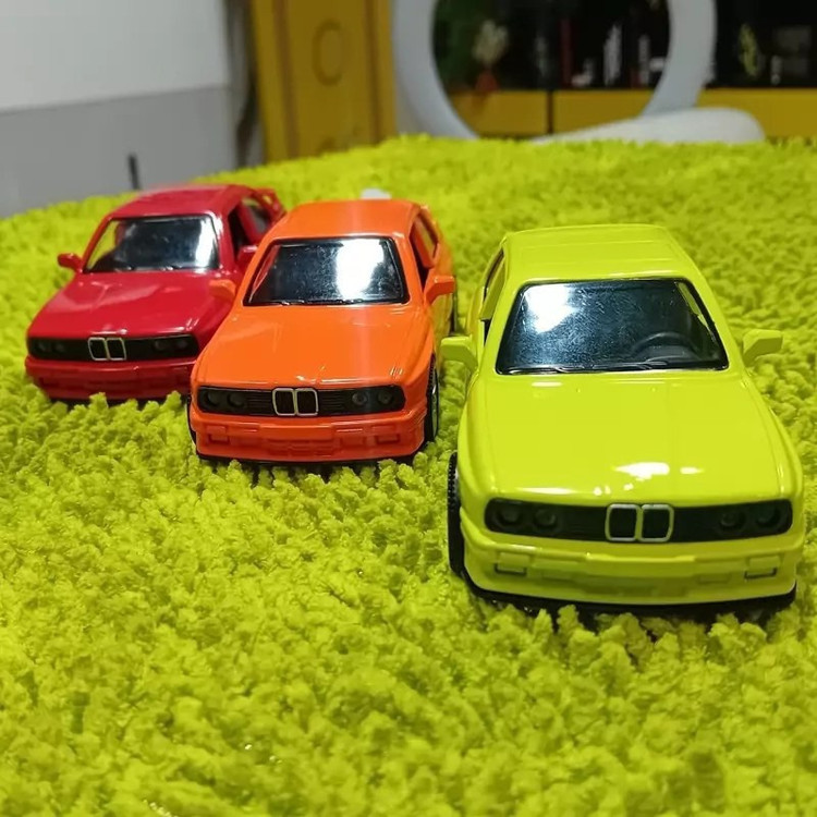 اسباب بازی ماشین فلزی مدل BMW E36 موزیکال