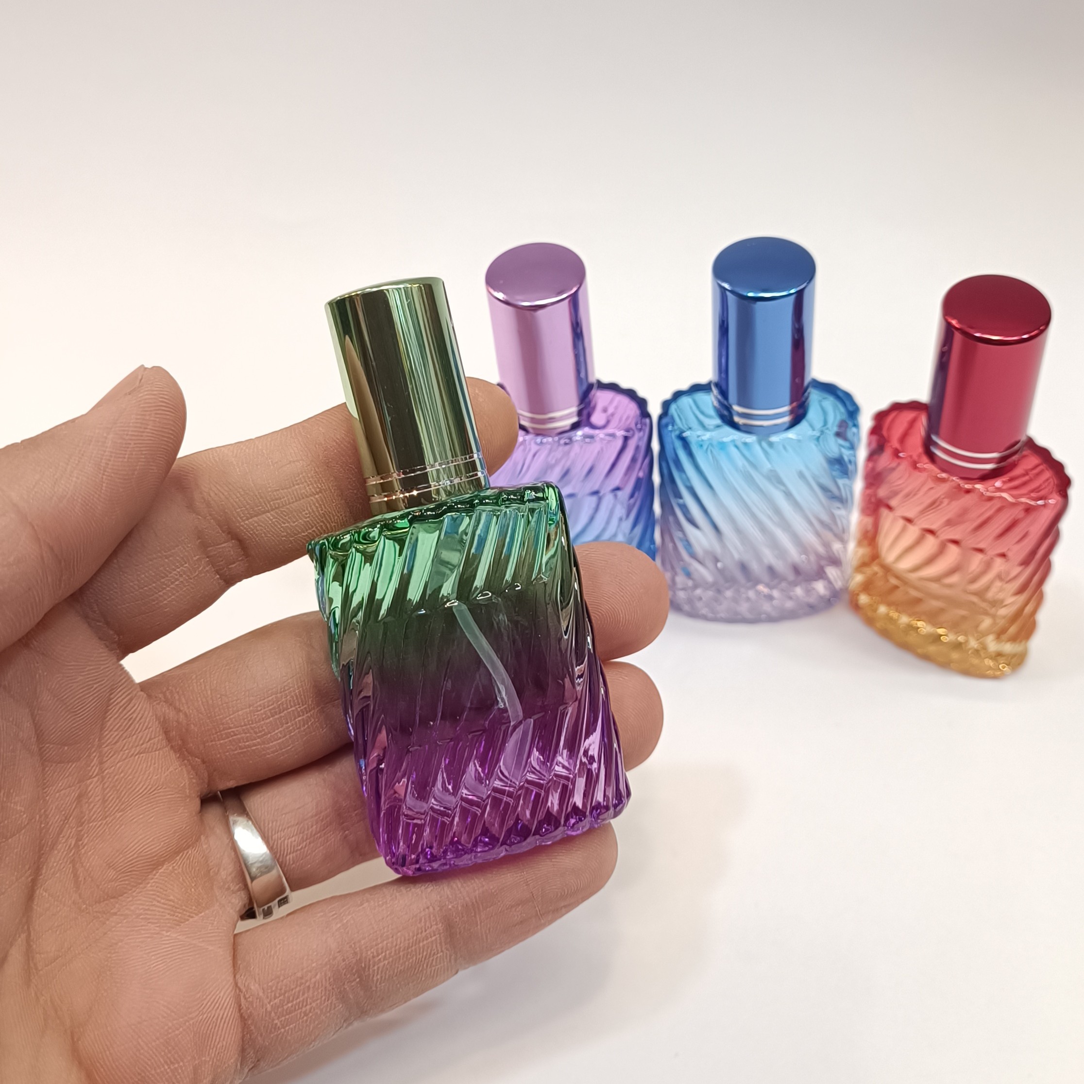 شیشه خالی ادکلن شیشه عطر اسپری 12 میل رنگی بدنه کبریتی کد4626