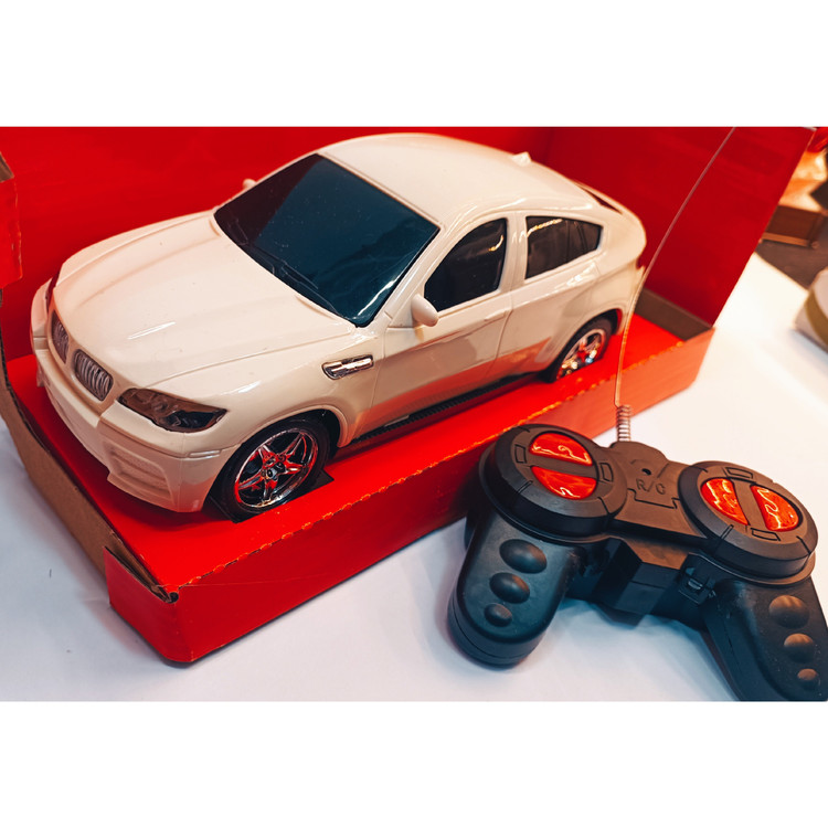 ماشین کنترلی model car چهار کانال درجه یک