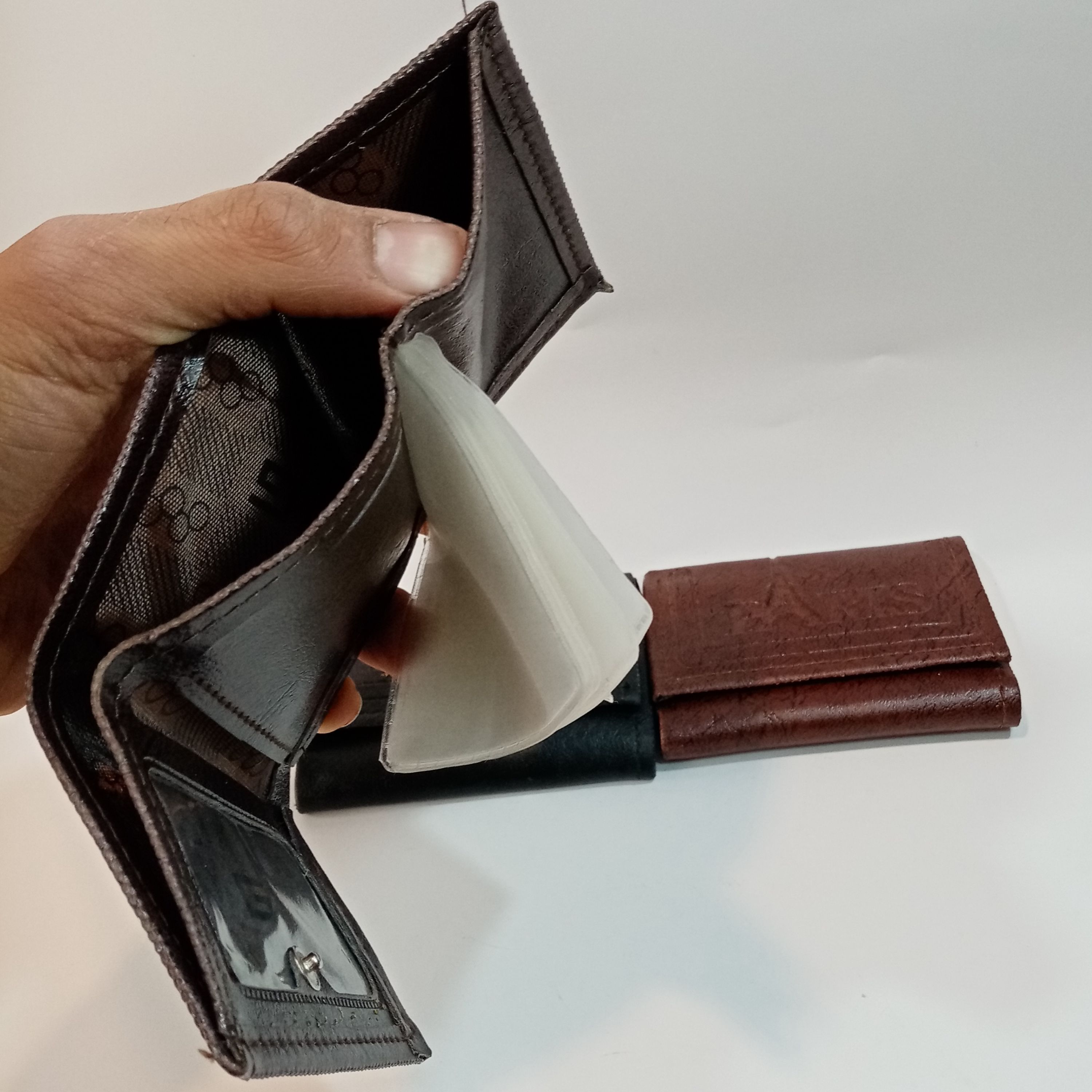کد2 کیف کارت و کیف پول چرم صنعتی پاریس یا دی اند جی یا کوروش