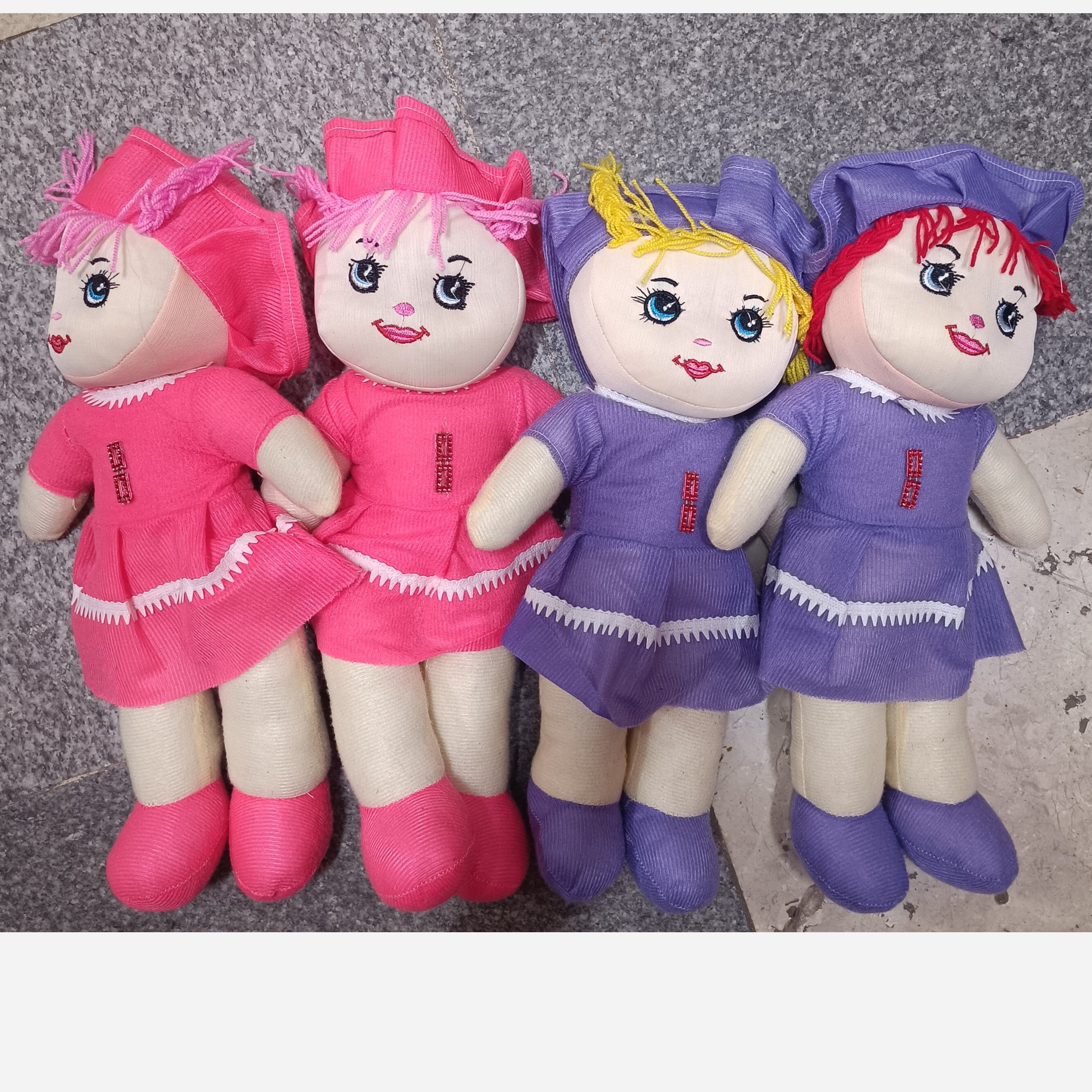 عروسک پارچه ای دخترانه لباس دار مو دار سایز 1