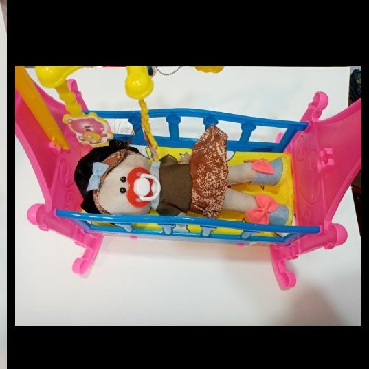 گهواره عروسک همراه عروسک